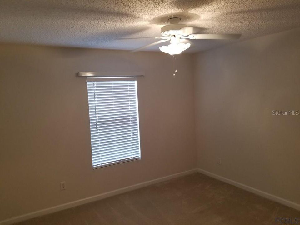 Recently Rented: $1,800 (3 beds, 2 baths, 1542 Square Feet)