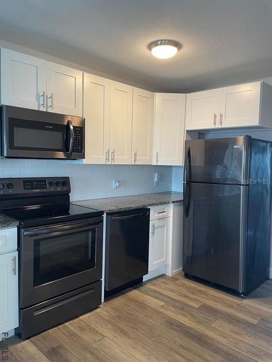 Recently Rented: $1,900 (2 beds, 1 baths, 1000 Square Feet)