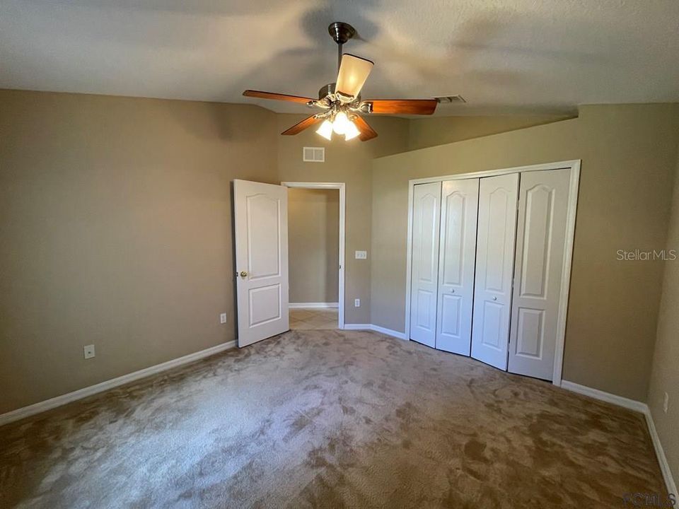 Recently Rented: $1,800 (3 beds, 2 baths, 2033 Square Feet)