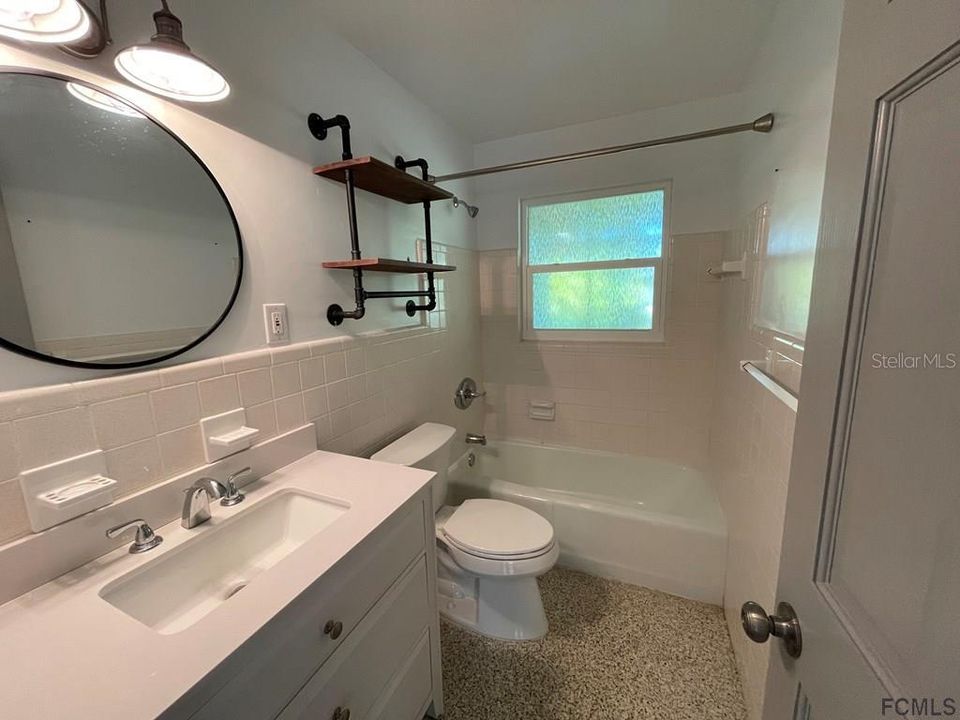最近租的: $2,400 (3 贝兹, 2 浴室, 1695 平方英尺)