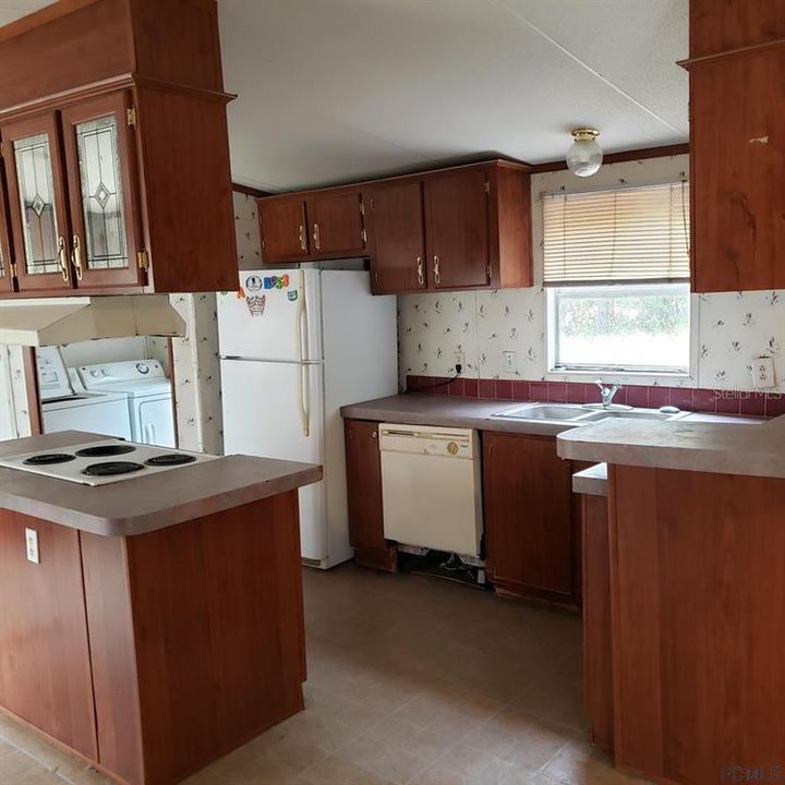 Vendido Recientemente: $150,000 (3 camas, 2 baños, 1216 Pies cuadrados)