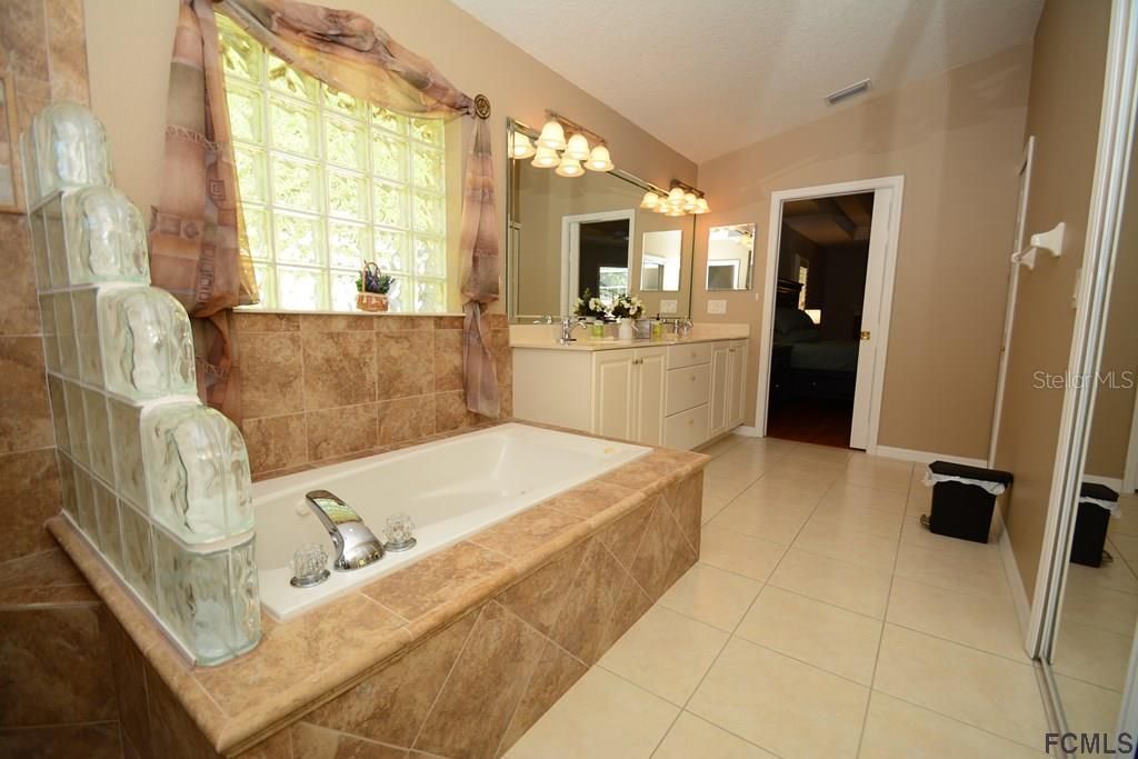 Недавно арендовано: $3,500 (3 спален, 2 ванн, 2058 Квадратных фут)