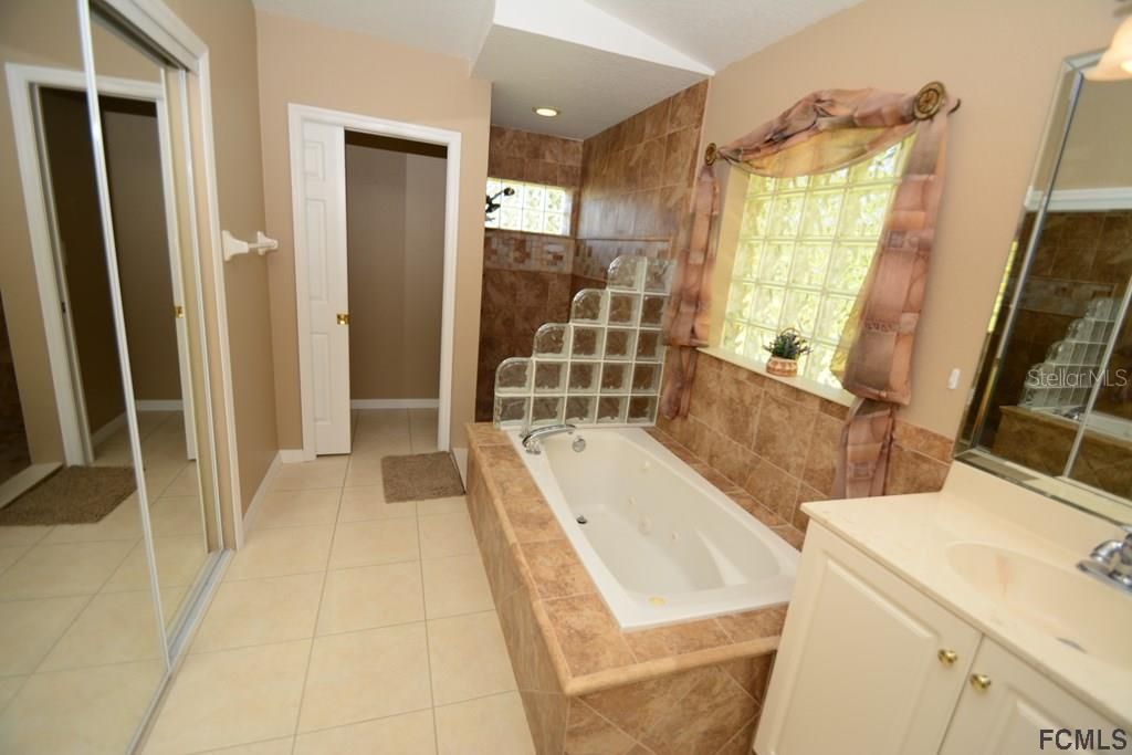最近租的: $3,500 (3 贝兹, 2 浴室, 2058 平方英尺)