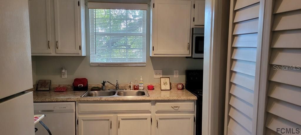 Recently Rented: $1,600 (2 beds, 2 baths, 1185 Square Feet)