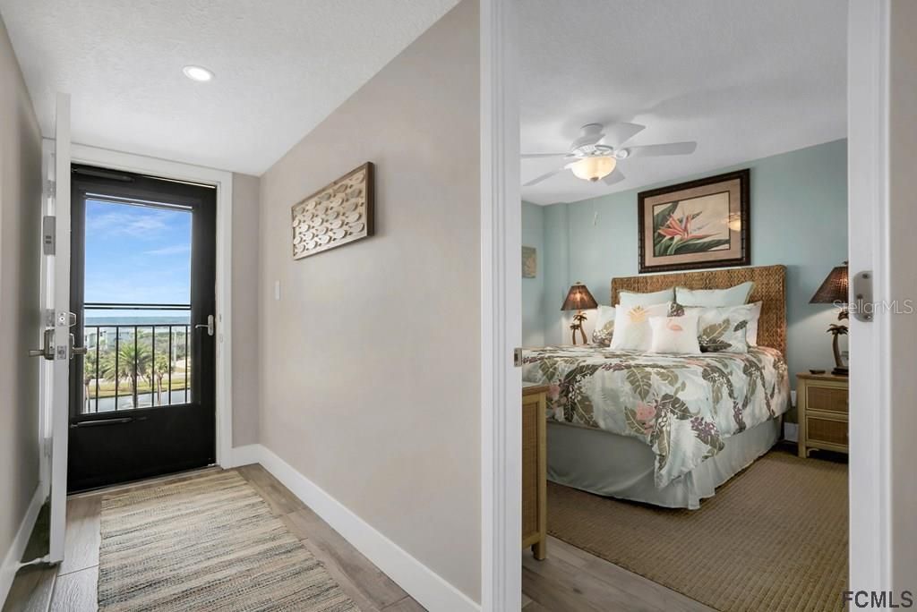 Recently Sold: $1,050,000 (3 beds, 2 baths, 1554 Square Feet)