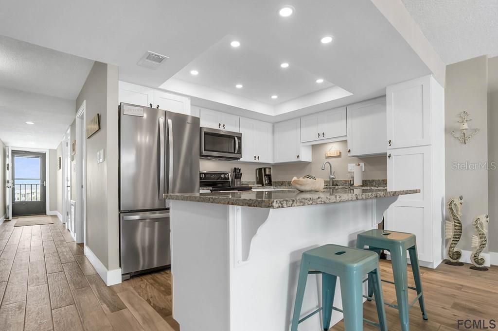 Recently Sold: $1,050,000 (3 beds, 2 baths, 1554 Square Feet)