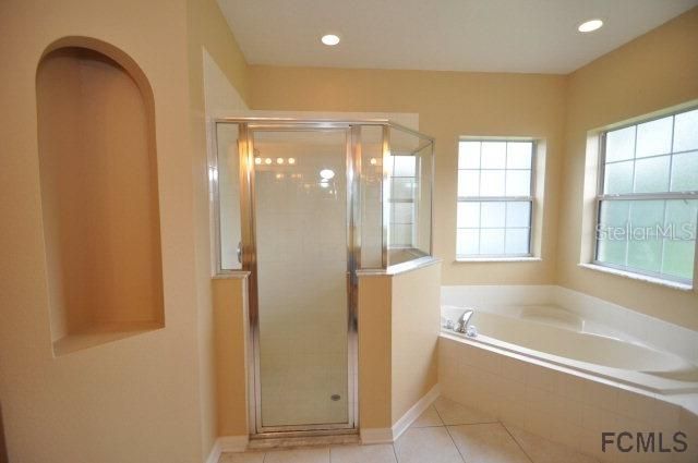 最近租的: $2,450 (4 贝兹, 3 浴室, 2354 平方英尺)