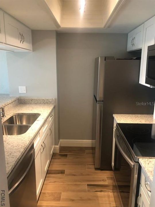 Recently Rented: $1,600 (1 beds, 1 baths, 693 Square Feet)