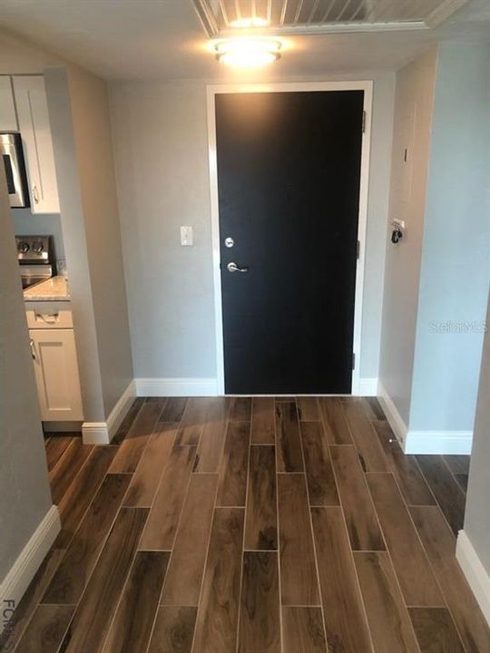 Recently Rented: $1,600 (1 beds, 1 baths, 693 Square Feet)