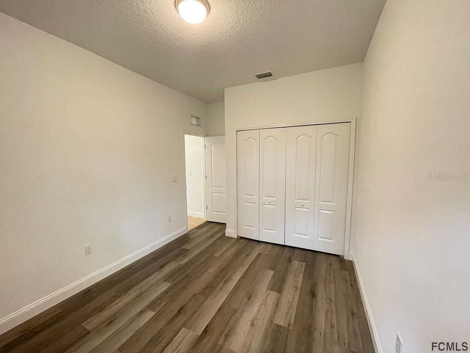 Recently Rented: $1,550 (3 beds, 2 baths, 1196 Square Feet)
