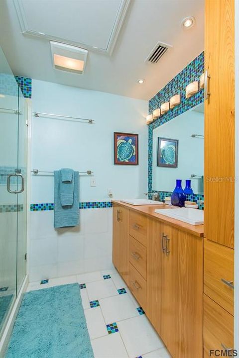 最近售出: $699,000 (2 贝兹, 2 浴室, 1202 平方英尺)