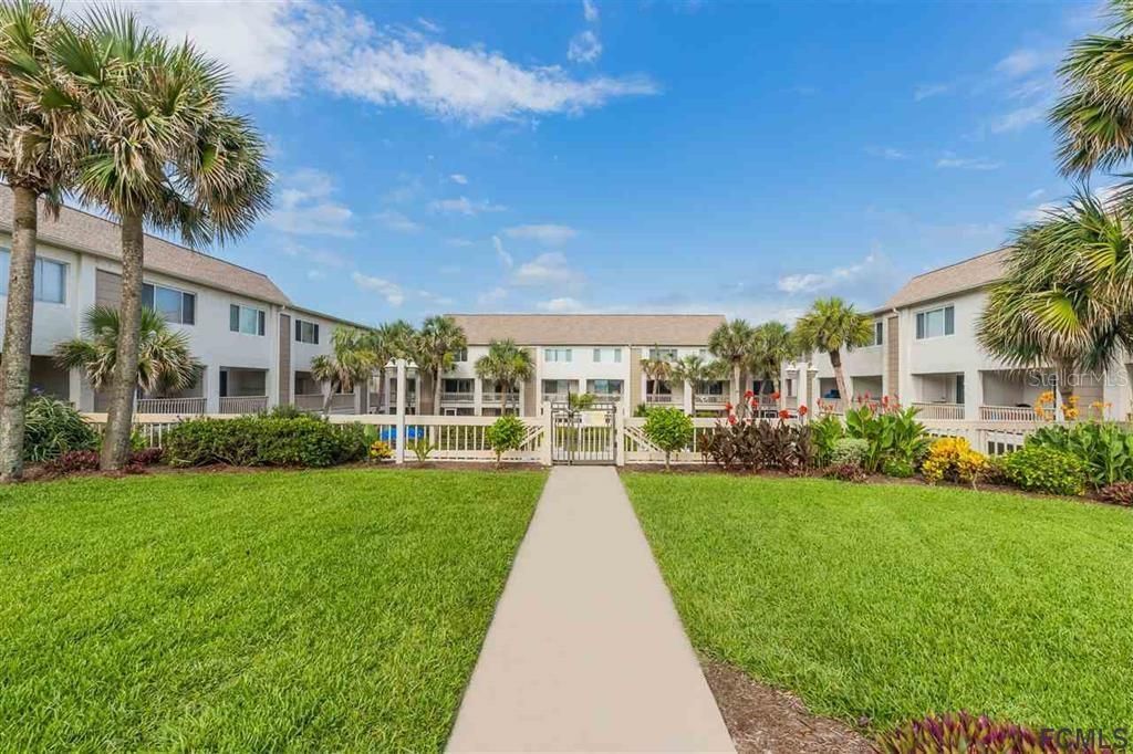 Recently Sold: $699,000 (2 beds, 2 baths, 1202 Square Feet)