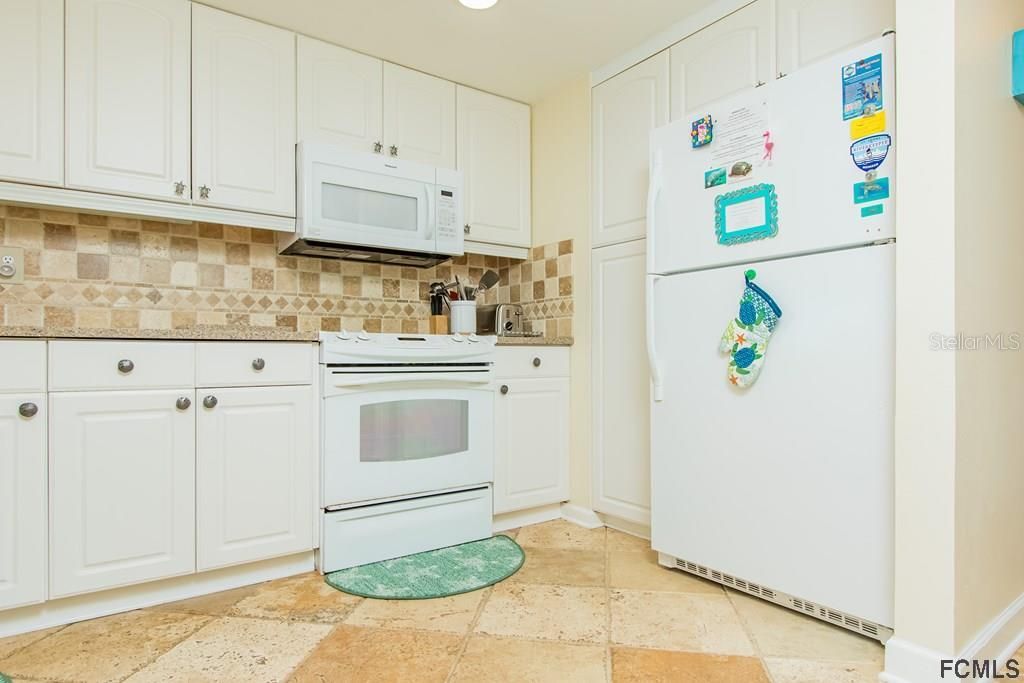 Recently Sold: $699,000 (2 beds, 2 baths, 1202 Square Feet)