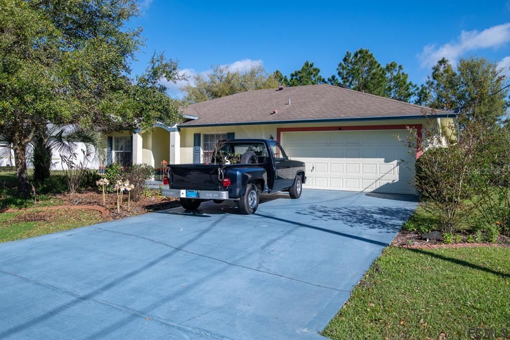 Recently Sold: $305,000 (4 beds, 2 baths, 1764 Square Feet)