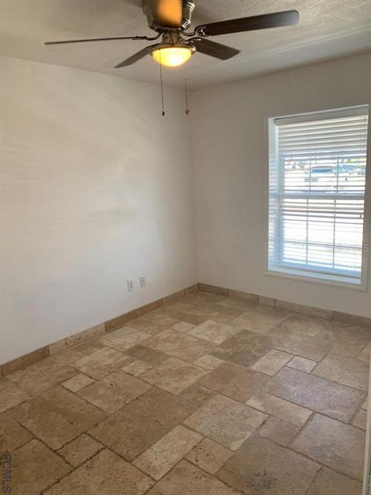 Recently Rented: $1,900 (2 beds, 1 baths, 700 Square Feet)