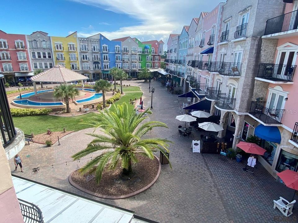 Vendido Recientemente: $232,900 (2 camas, 2 baños, 1250 Pies cuadrados)