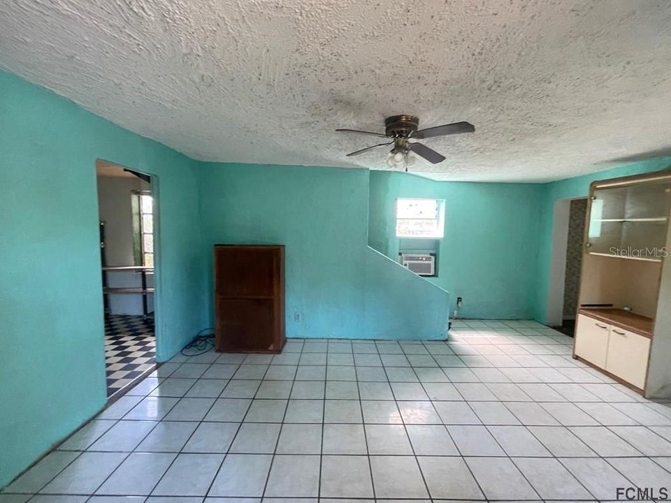 Recently Sold: $99,999 (2 beds, 1 baths, 1280 Square Feet)