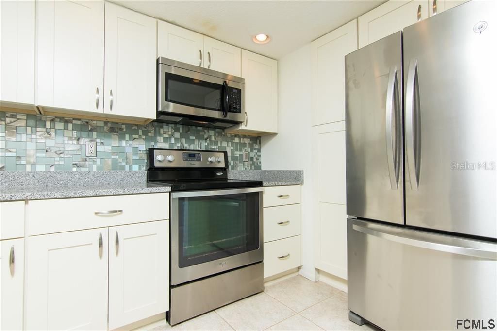 Recently Sold: $589,000 (2 beds, 2 baths, 1202 Square Feet)