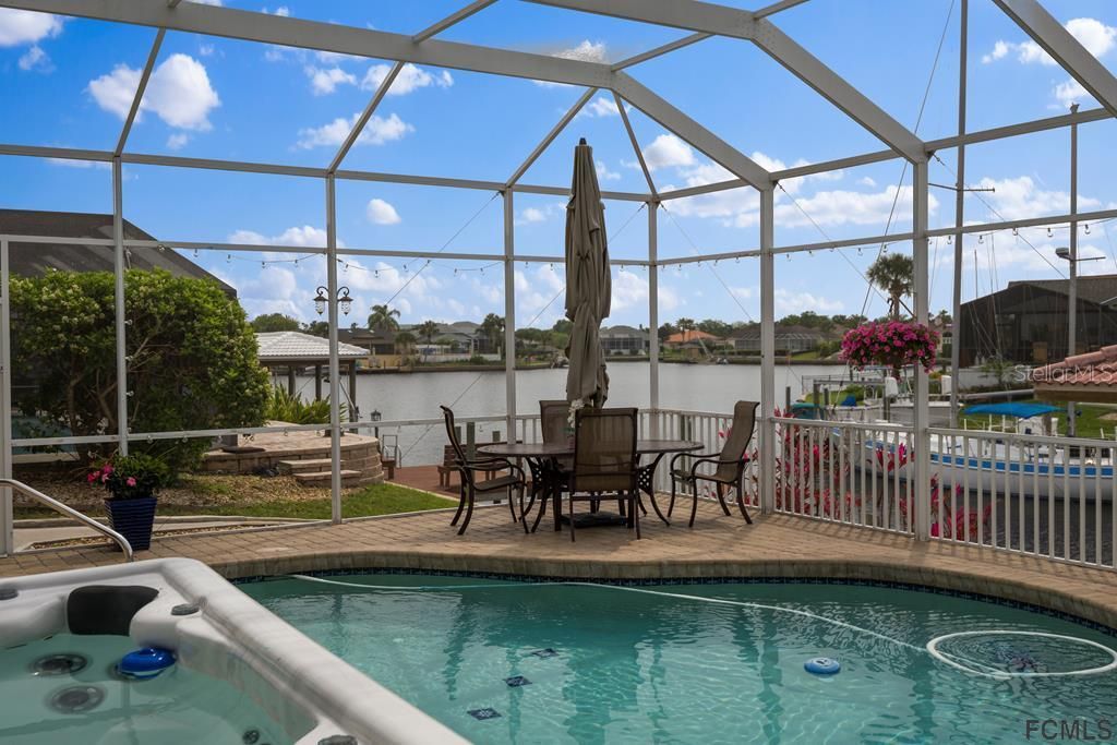 Recently Sold: $875,000 (3 beds, 3 baths, 2661 Square Feet)