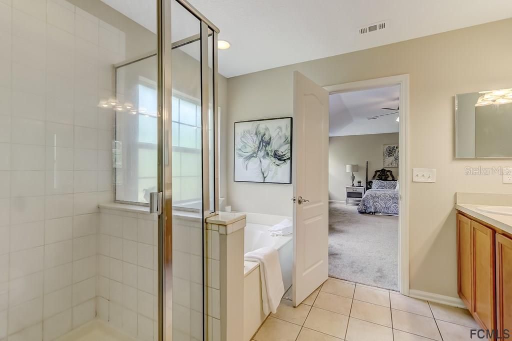 最近售出: $459,900 (3 贝兹, 2 浴室, 2652 平方英尺)