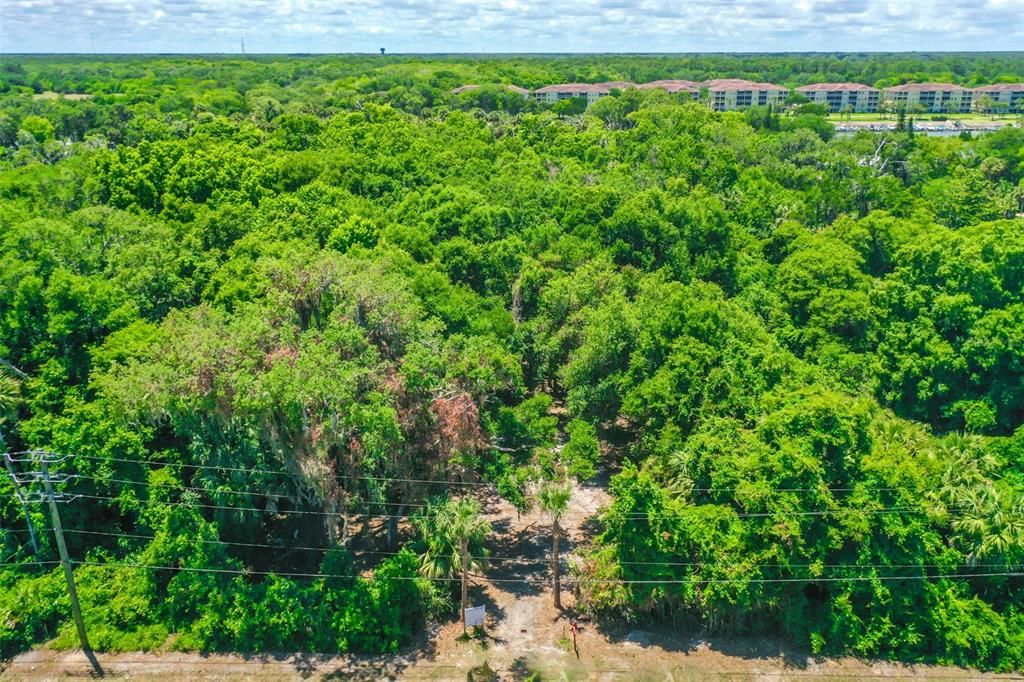 На продажу: $2,950,000 (6.01 acres)