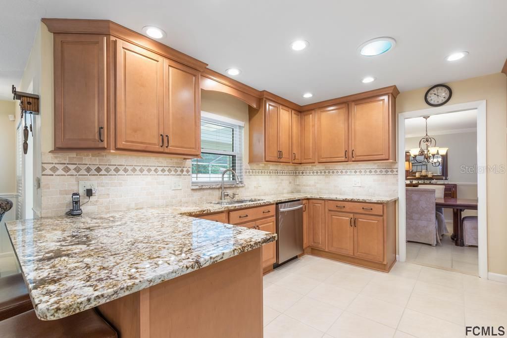 Recently Sold: $425,000 (3 beds, 2 baths, 2000 Square Feet)
