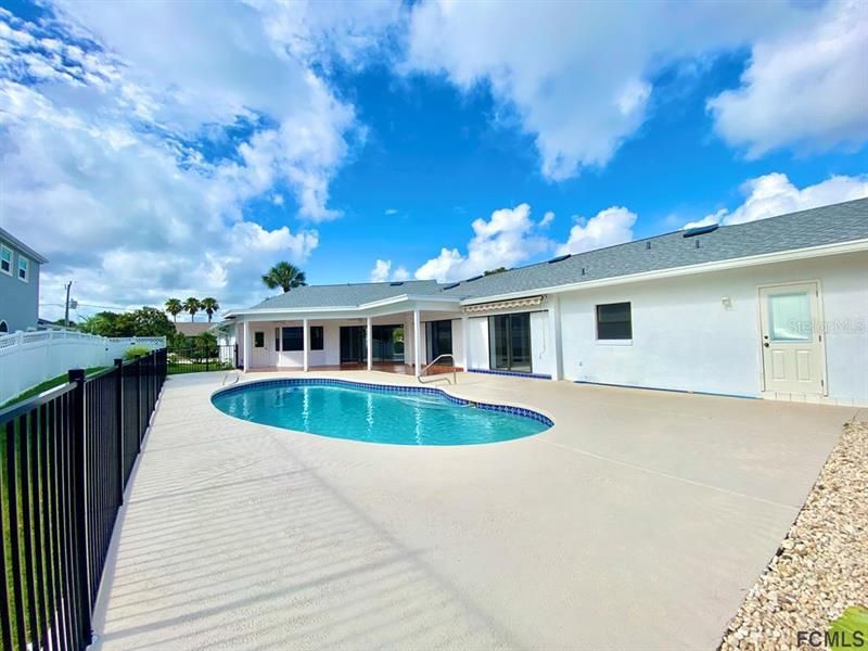 Recently Sold: $775,000 (4 beds, 3 baths, 3431 Square Feet)