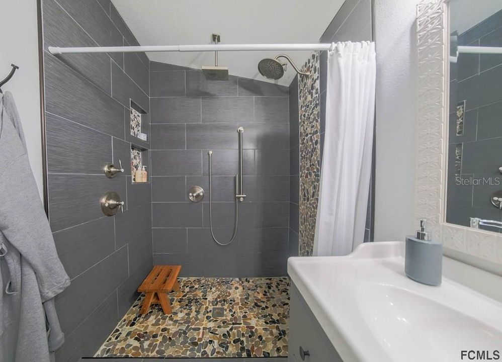 最近售出: $324,499 (3 贝兹, 2 浴室, 1400 平方英尺)