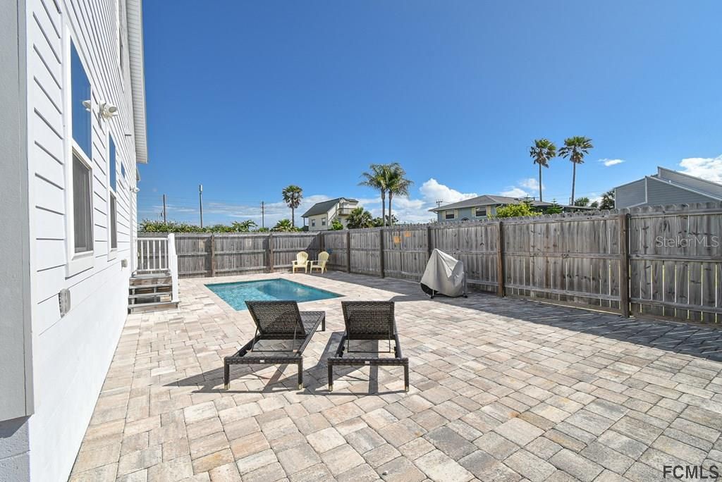 Recently Sold: $899,000 (3 beds, 2 baths, 1791 Square Feet)