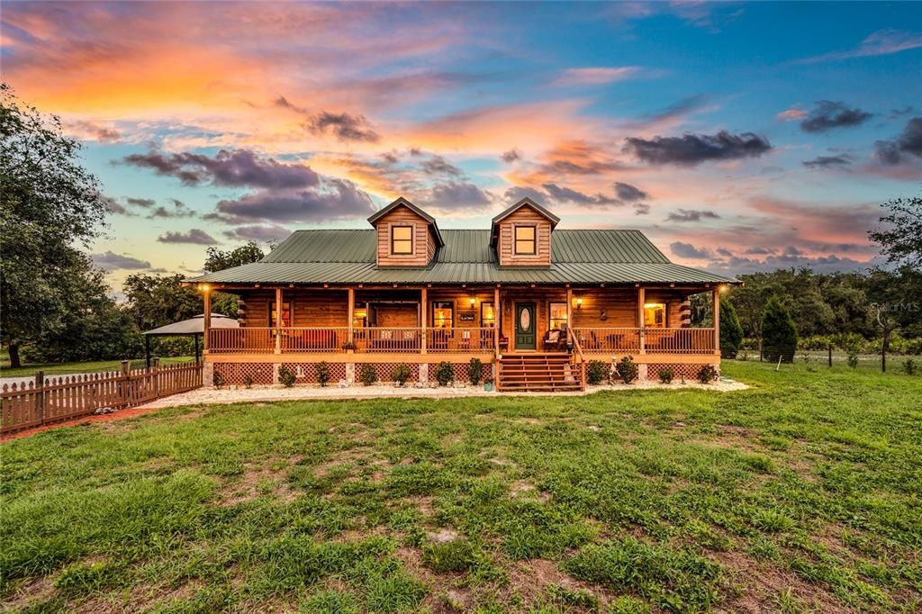 Recently Sold: $660,000 (3 beds, 3 baths, 2497 Square Feet)