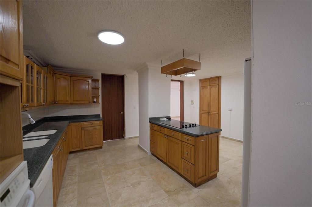 Vendido Recientemente: $515,000 (5 camas, 4 baños, 1460 Pies cuadrados)