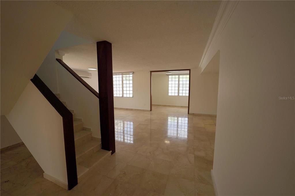 Vendido Recientemente: $515,000 (5 camas, 4 baños, 1460 Pies cuadrados)