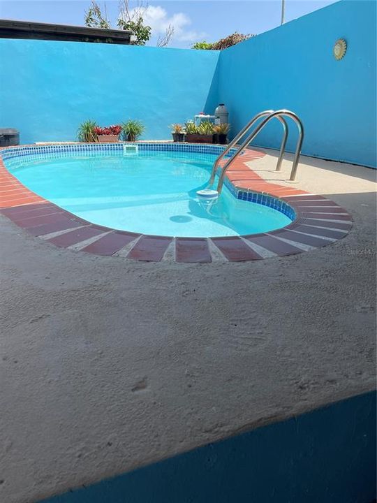 Activo con contrato: $235,000 (6 camas, 5 baños, 2164 Pies cuadrados)