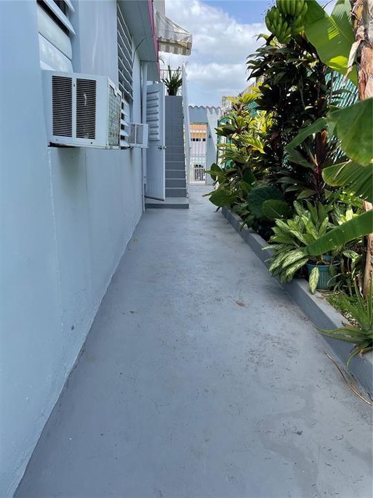 Activo con contrato: $235,000 (6 camas, 5 baños, 2164 Pies cuadrados)