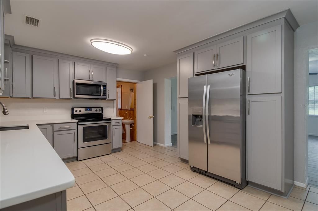 Recently Sold: $439,000 (3 beds, 2 baths, 1811 Square Feet)