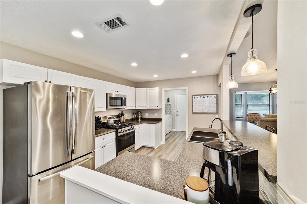 Recently Sold: $295,000 (3 beds, 2 baths, 1529 Square Feet)