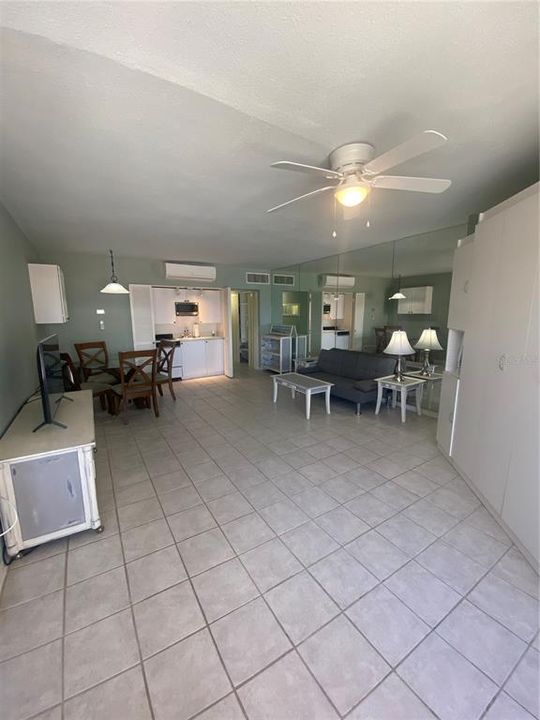 Recently Rented: $1,600 (0 beds, 1 baths, 400 Square Feet)