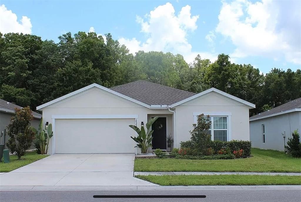 Recently Sold: $410,000 (3 beds, 2 baths, 1753 Square Feet)