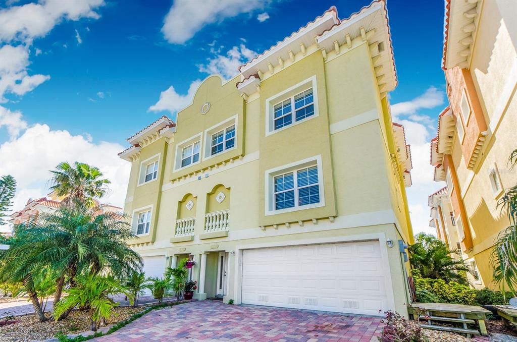 Недавно арендовано: $3,950 (3 спален, 3 ванн, 2400 Квадратных фут)