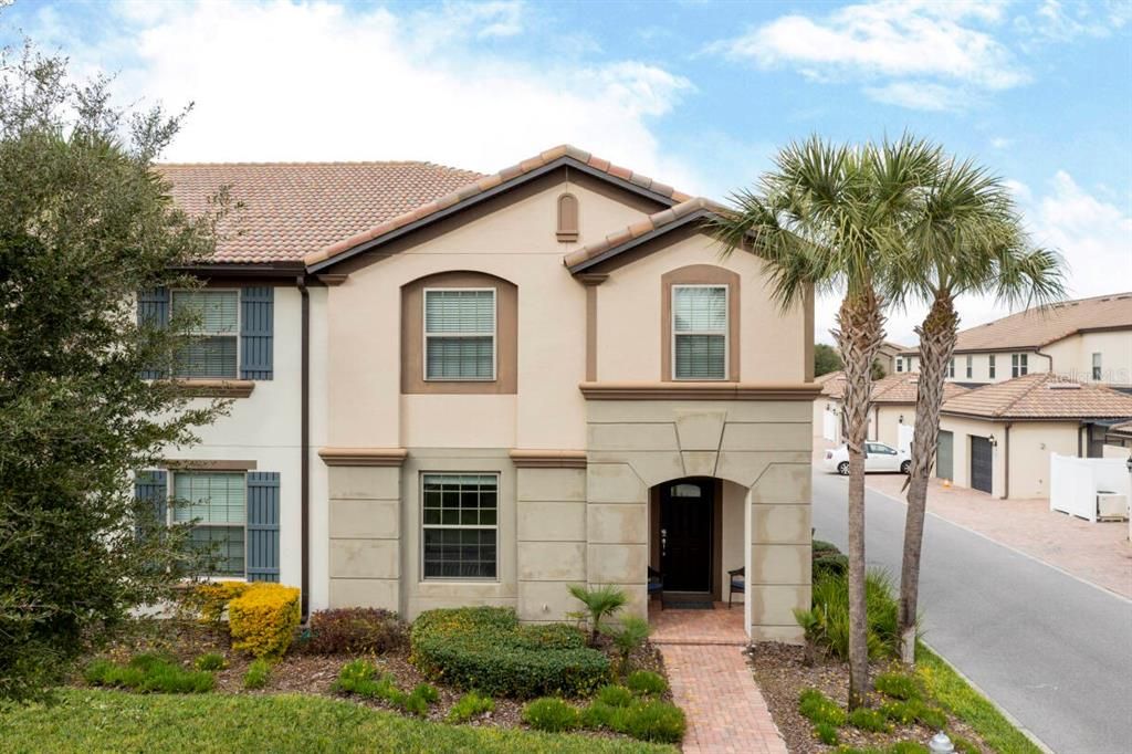 Recently Sold: $575,000 (5 beds, 4 baths, 2265 Square Feet)
