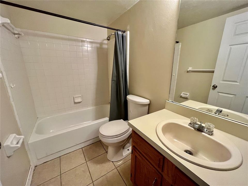 最近售出: $135,000 (2 贝兹, 2 浴室, 1070 平方英尺)