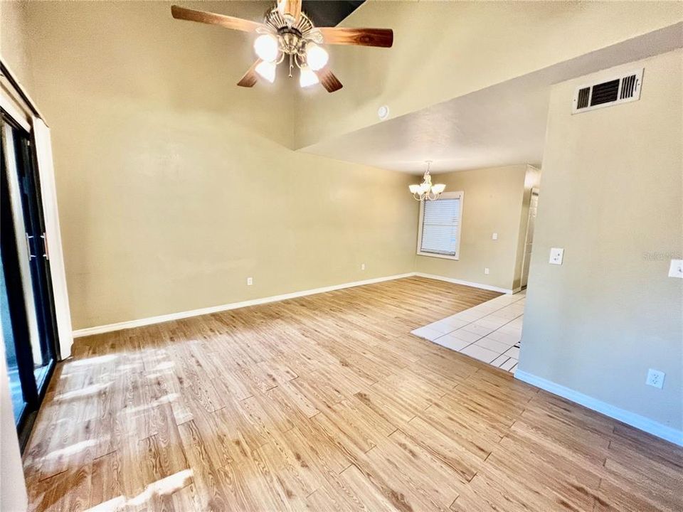 Recently Sold: $135,000 (2 beds, 2 baths, 1070 Square Feet)