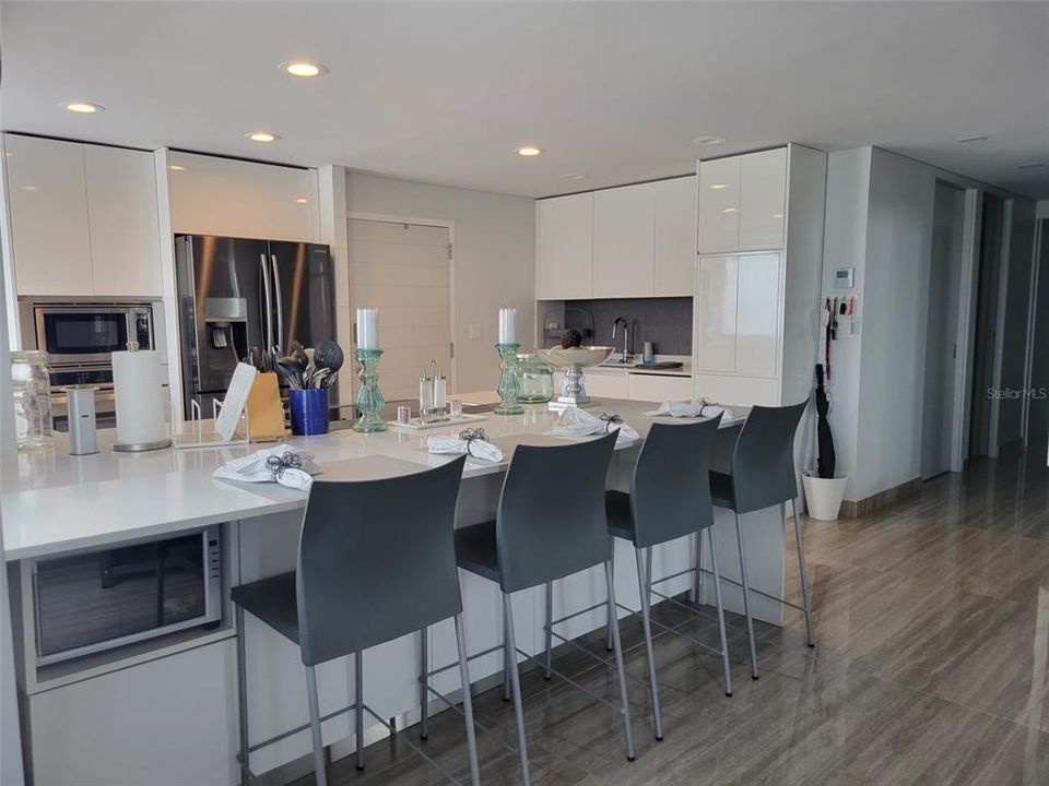 Recently Sold: $495,000 (2 beds, 2 baths, 1182 Square Feet)