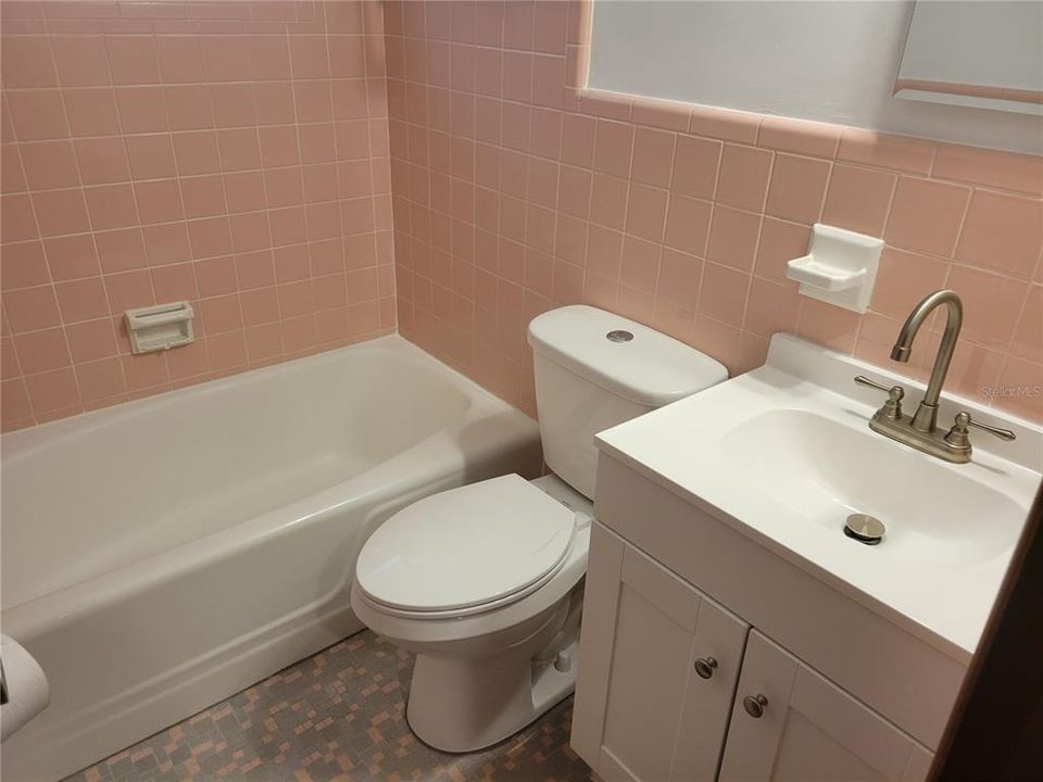 714 Duplex Bathroom