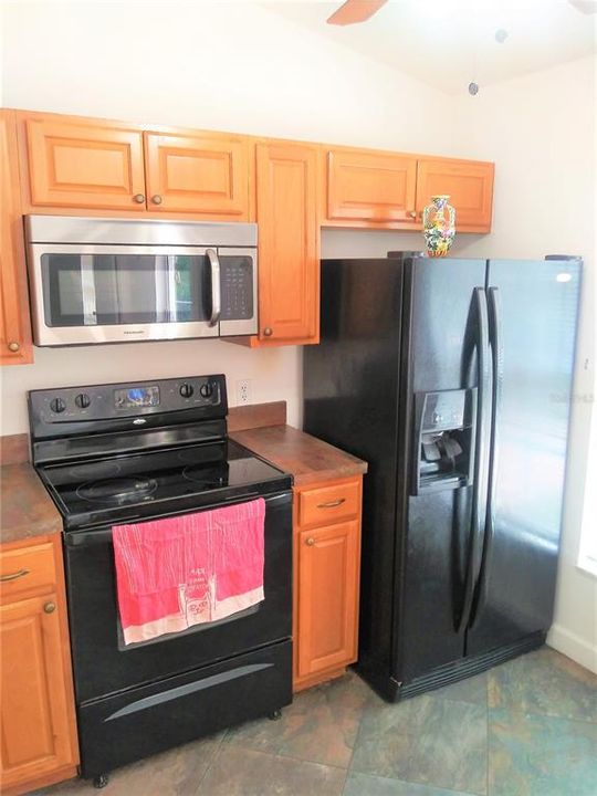 Recently Rented: $1,895 (3 beds, 2 baths, 1200 Square Feet)