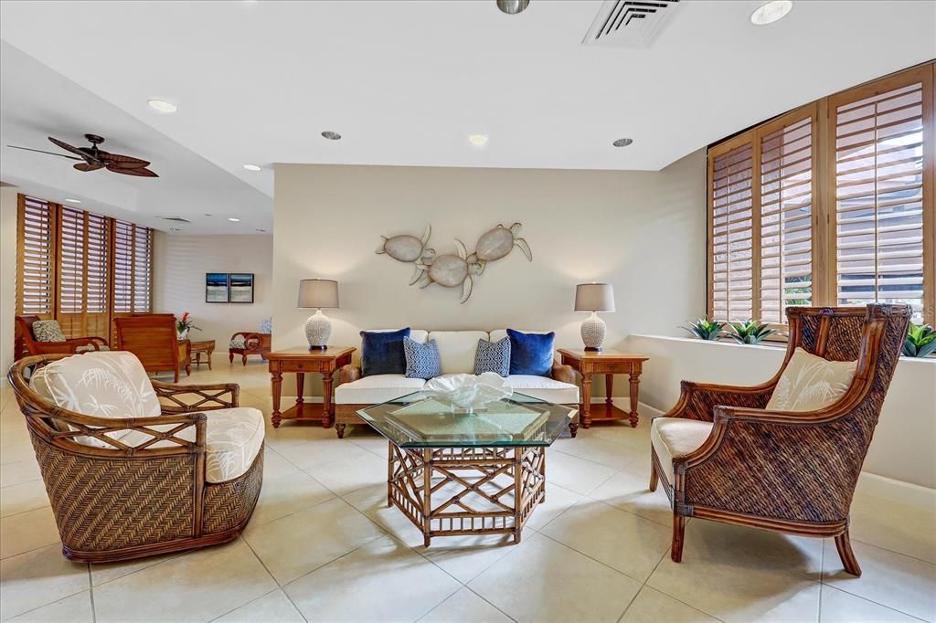 Recently Sold: $1,099,000 (2 beds, 2 baths, 1295 Square Feet)