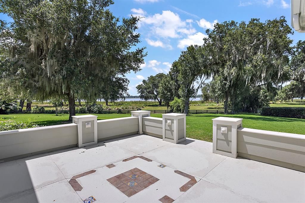 Stunning view & Backyard privacy