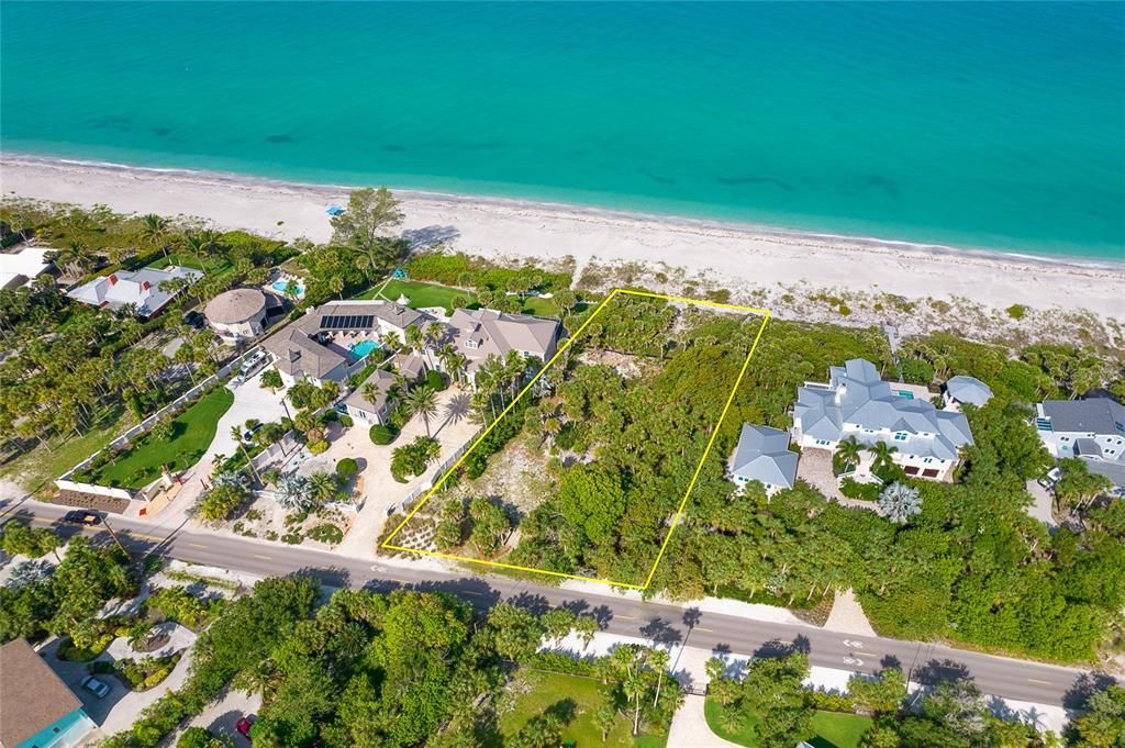 Vendido Recientemente: $2,649,900 (0.60 acres)