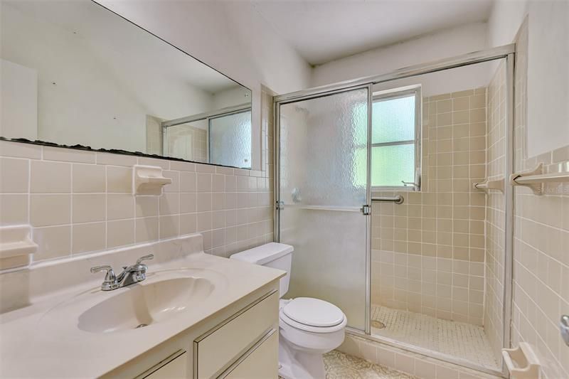 最近售出: $249,900 (3 贝兹, 2 浴室, 1176 平方英尺)