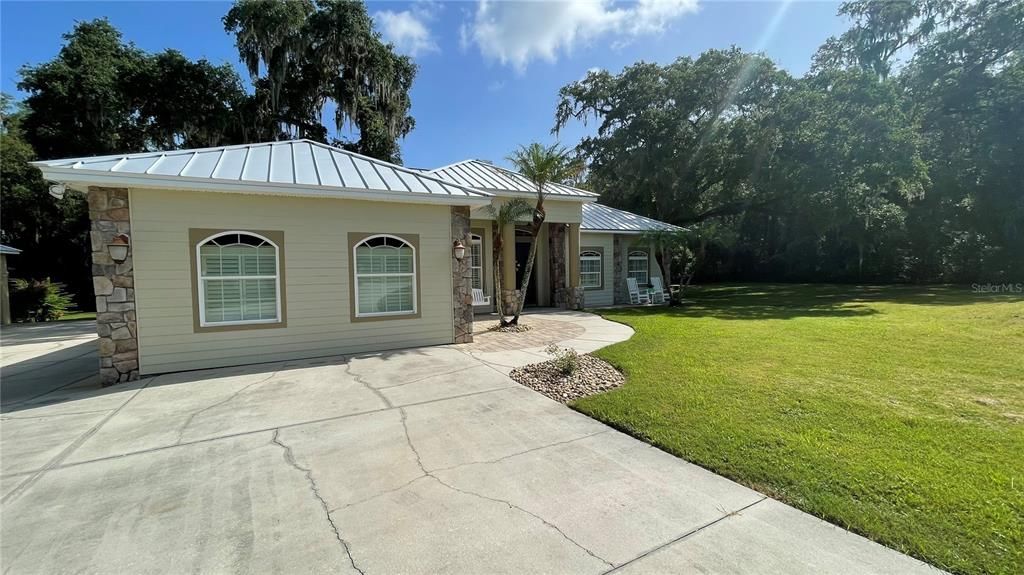 Recently Sold: $699,000 (4 beds, 2 baths, 2502 Square Feet)